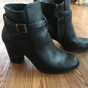 Reaction by Kenneth Cole